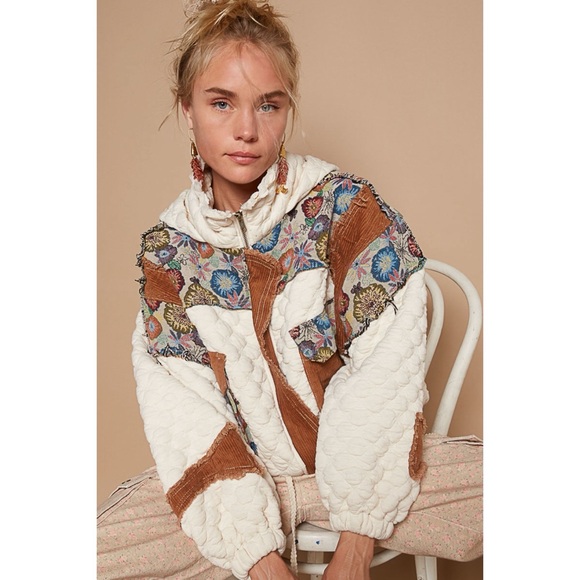 POL Cream Quilted Mock Neck Jacket with Floral Jacquard Contrast - Picture 4 of 9